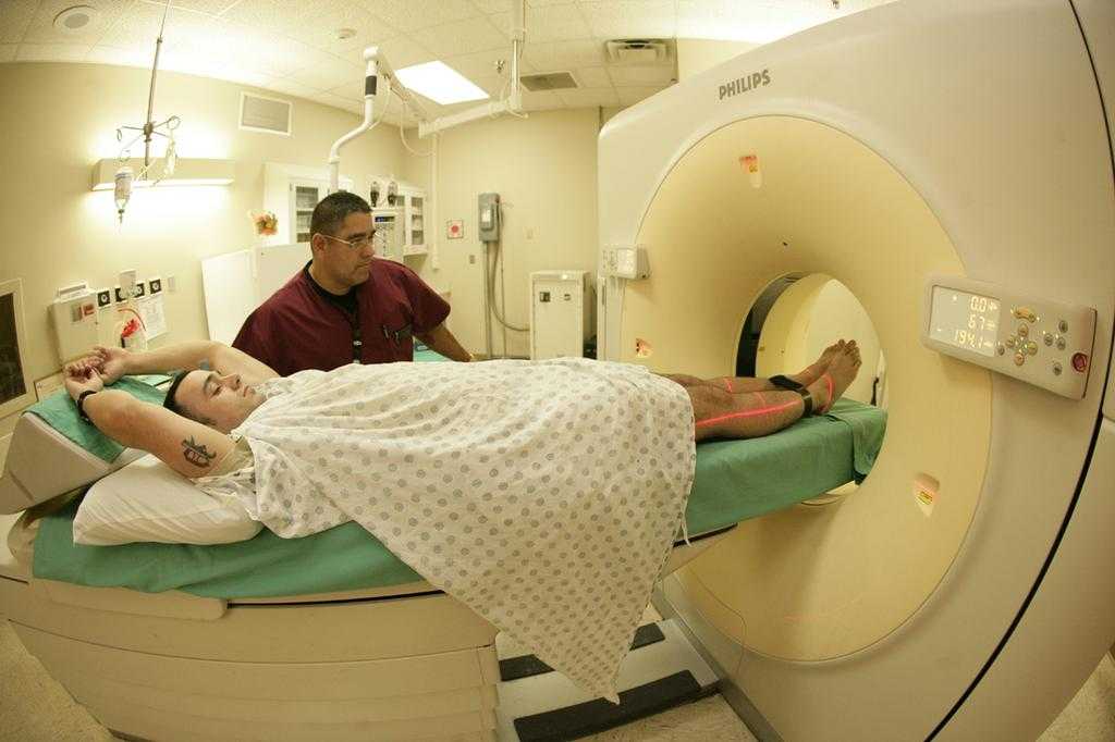 폐암 검진을 위한 CT 검사. 이미지출처 : en.wikimedia.org